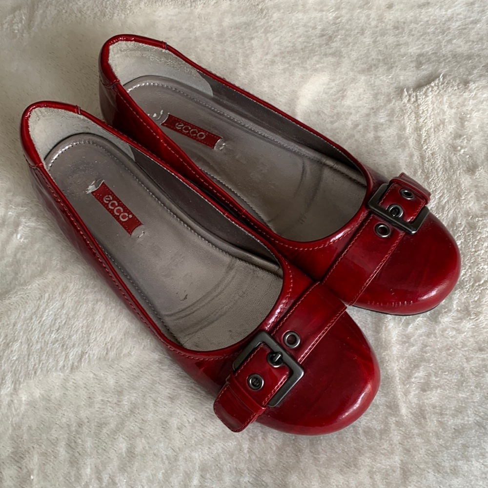 Ecco patent leather flats size 38